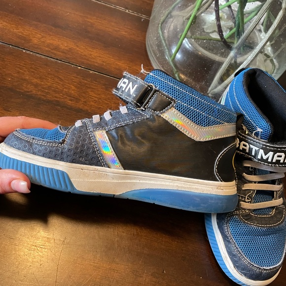 Boys Batman shoes - Picture 2 of 3